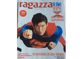 Ragazza In / Christopher Reeve / Superman / Contiene POSTER di Superman  cm75x48