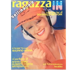 Ragazza in / Donatella Rettore / Contiene POSTER di Donatella Rettore cm75x48